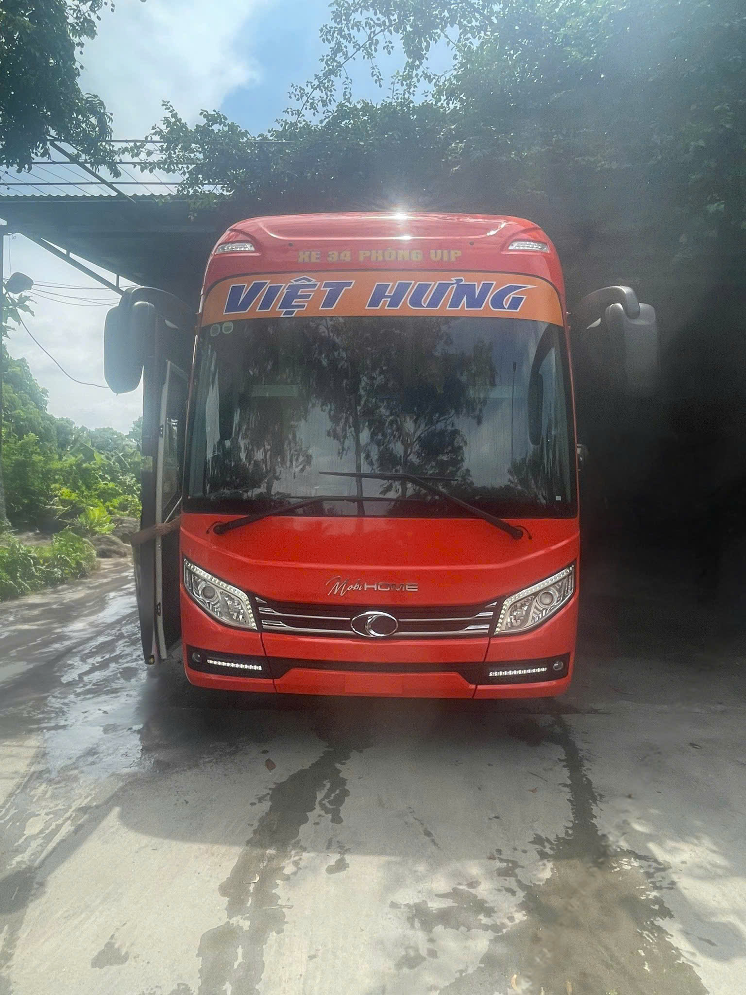 Nhà xe Việt Hưng