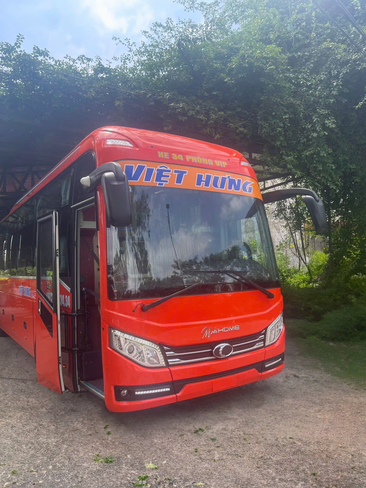 Nhà xe Việt Hưng